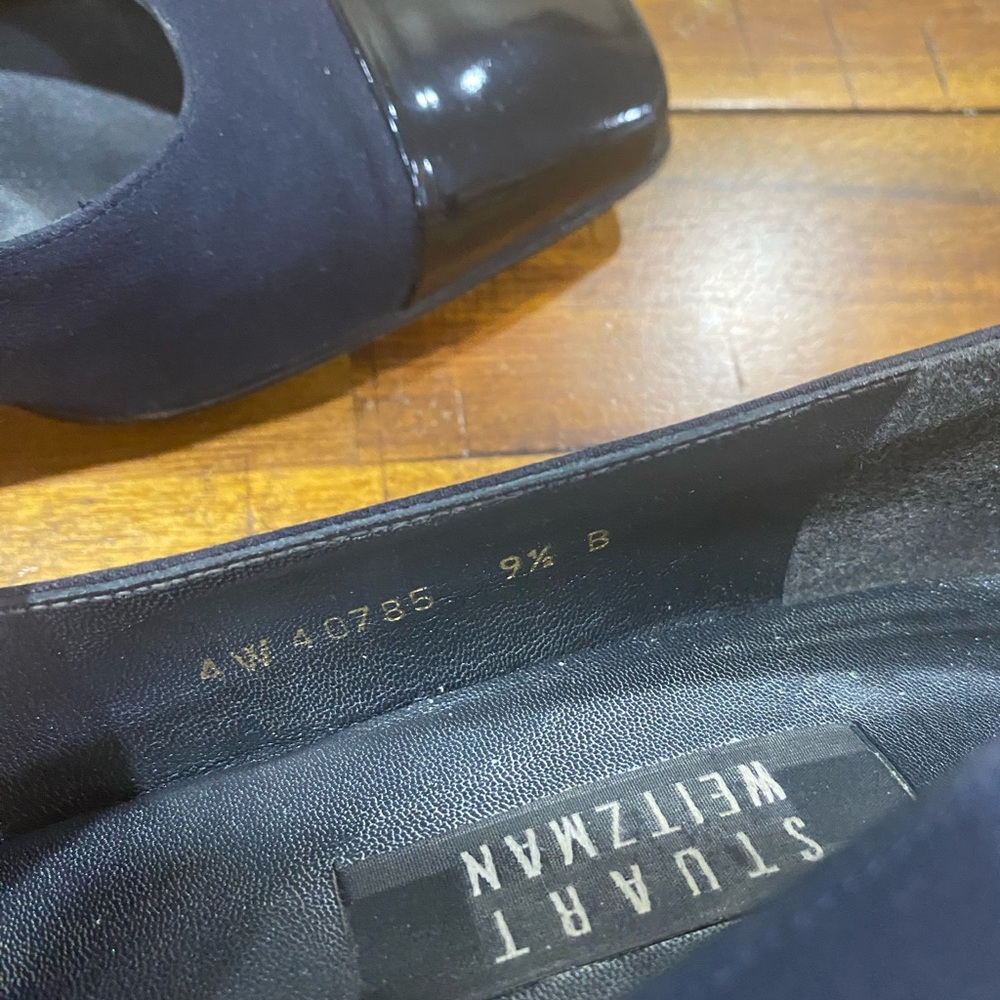 Stuart Weitzman Classic Pump. Navy Blue with Patent. Size 9.5 b. - Picture 6 of 7